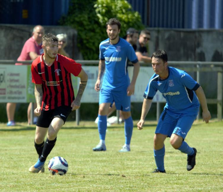 Ryan Wilson stays close to Matty Delaney