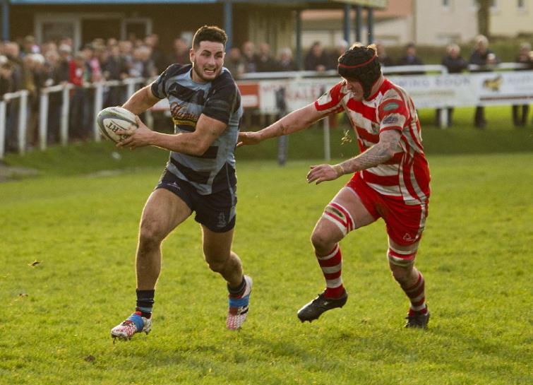 Centre Jack Price breaks. Picture by Elwyn Davies.