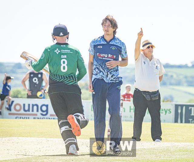 That is out, says Umpire Trefor Evans