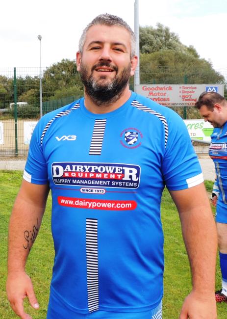 Simon James - try for Fishguard veteran