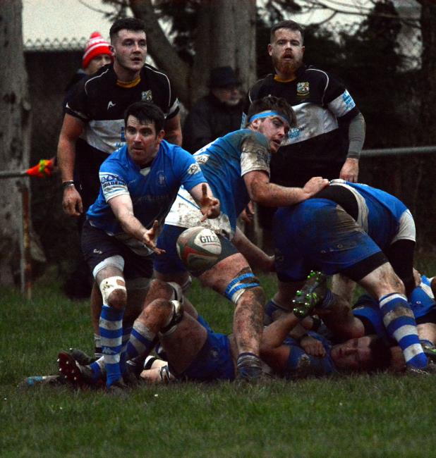 Lee Summons gets his backs in action
