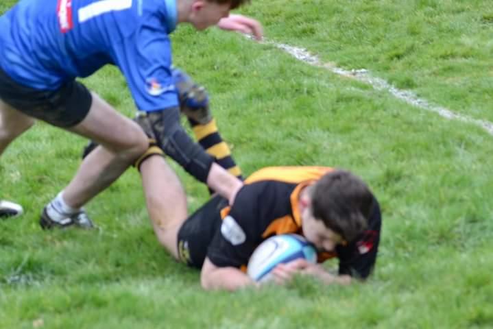  Iwan Davies goes over for a try