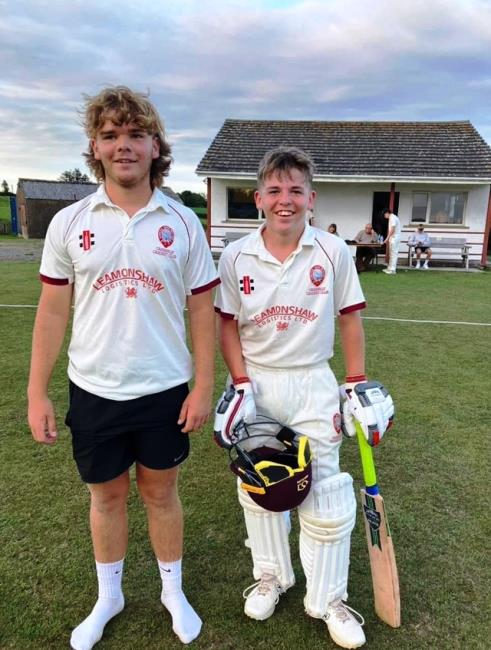  Ollie Arthur and big brother Charlie