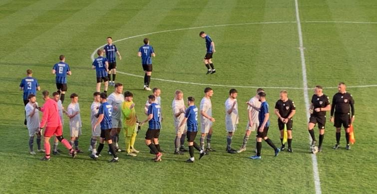 The teams meet up