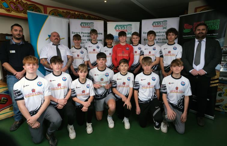 Junior (U16) Team Achievement of the Year - Pictured are winners Neyland Pirates U14s 2021-22 and Royston Badham of Folly Farm. 