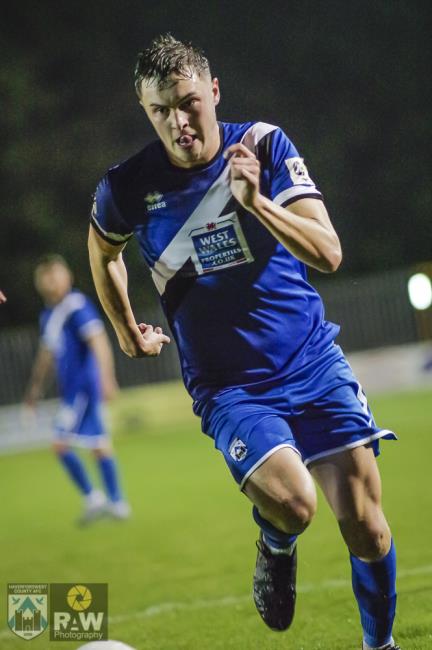 Alaric Jones picked up an early injury and was replaced by Kurtis Rees