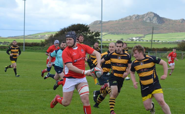 Pembroke spread the ball wide