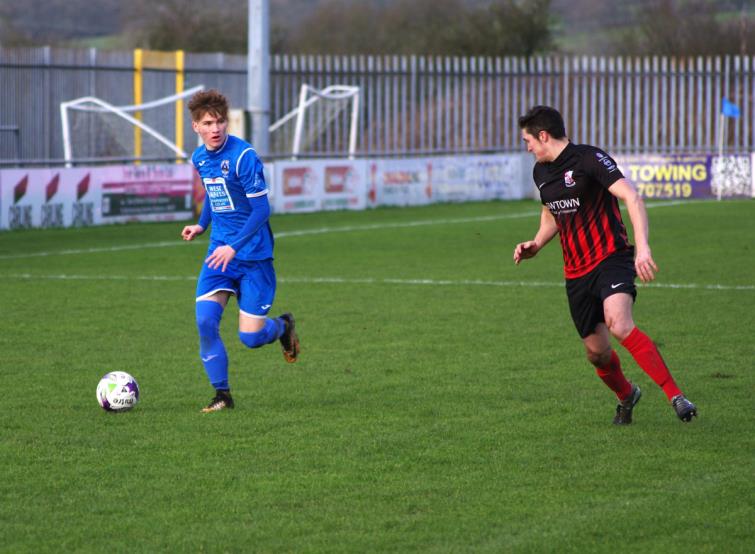 Dan Williams raids down the right wing