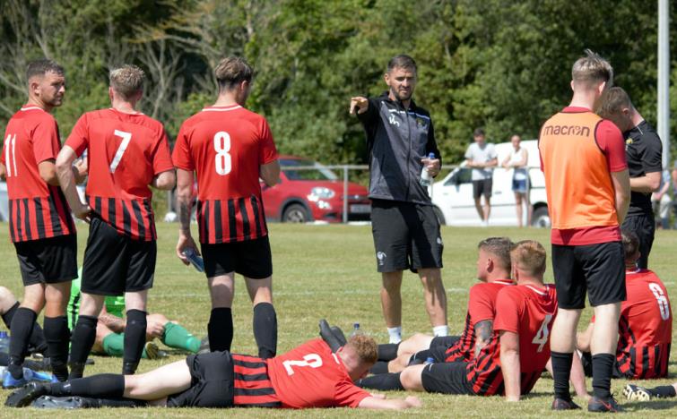 Goodwick manager Wayne O Sullivan gives players his advice