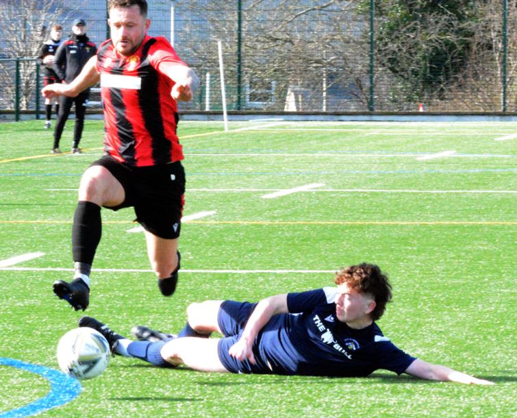 Jonny Horgan skips past a tackle. Picture Gordon Thomas