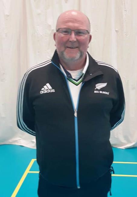 Umpire Ian Milsom