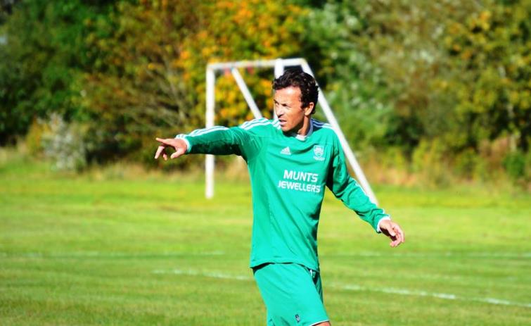 Simon Davies  playing for Solva