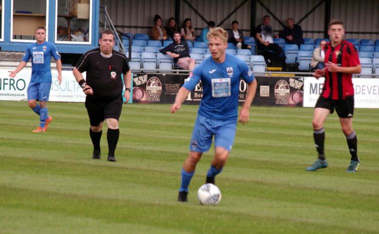 Tom Dyson worked hard in midfield for The Bluebirds