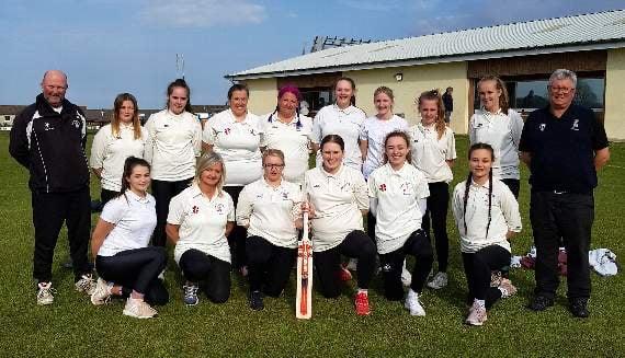Sarah with Ian Milsom, Martin Jones and the Neyland Ladies team
