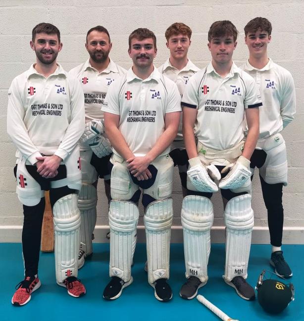  Hook indoor team