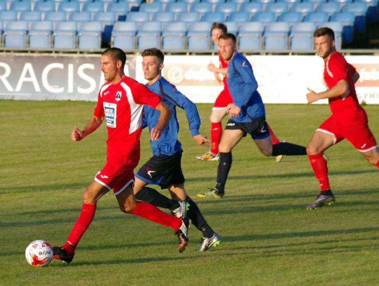 Veteran Nicky Palmer presses forward for Haverfordwest County