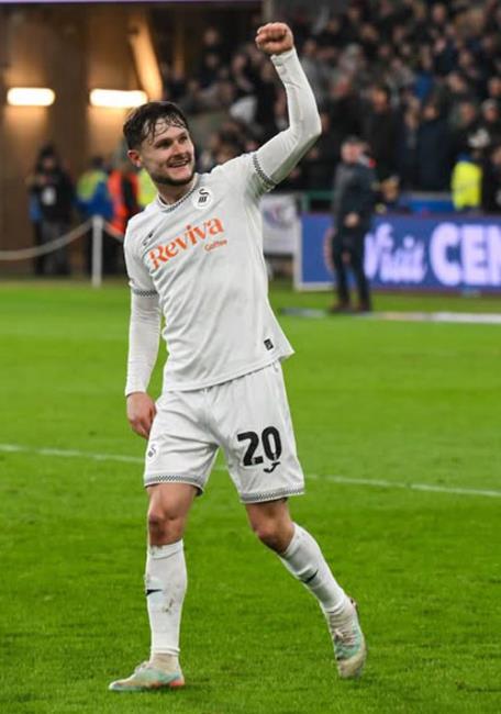 Liam Cullen has signed a three year deal with the League One Leicester City