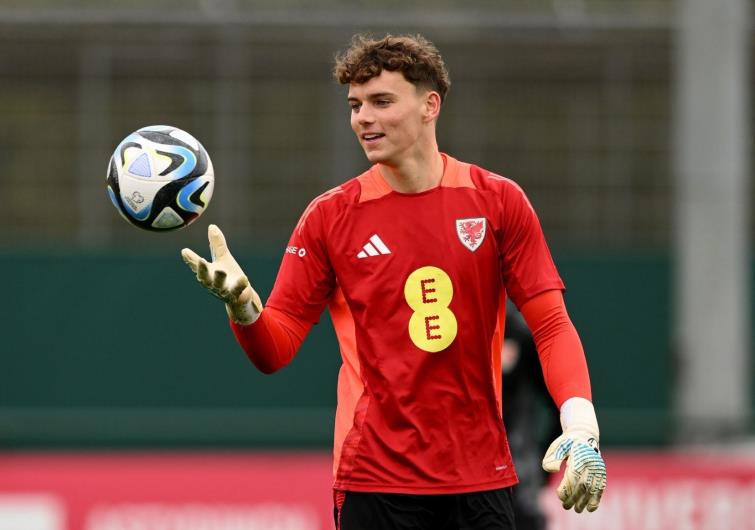 Evan - back in his Welsh keeper jersey