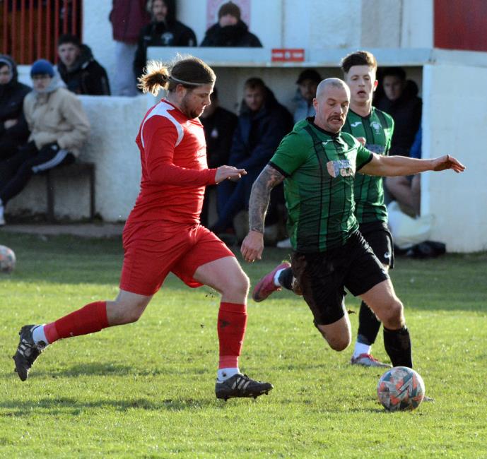 Scott Griffiths puts in a strong challenge on Nathan Greene