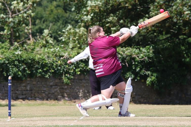  Ffion Ashman shows her raw power