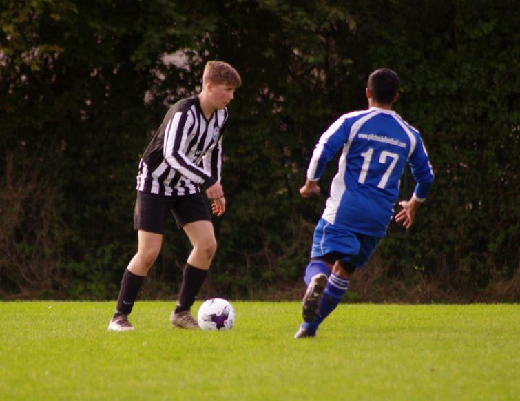Neyland keep possession at the Athletic Ground
