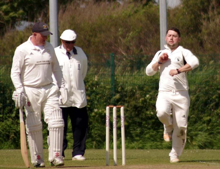 Ross Hardy bowling on his debut for Neyland
