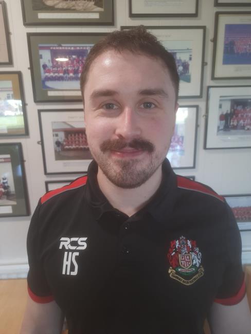 Huw Silcox - 4 tries for Pembroke centre