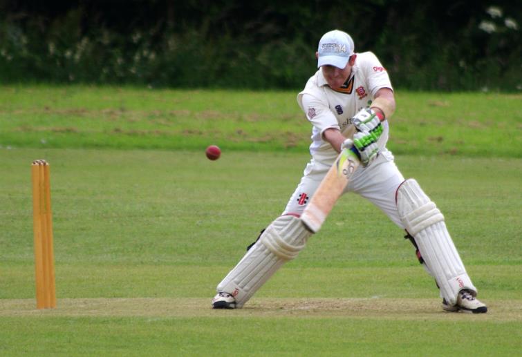 Lee Summons scored a  sparkling century for Johnston