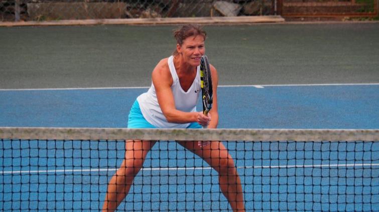  Alison Lewis