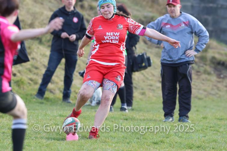 Chloe Jones lands a conversion