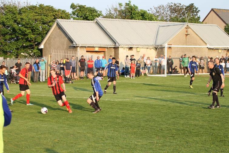 Angus Scourfield in charge at the Obs in title decider