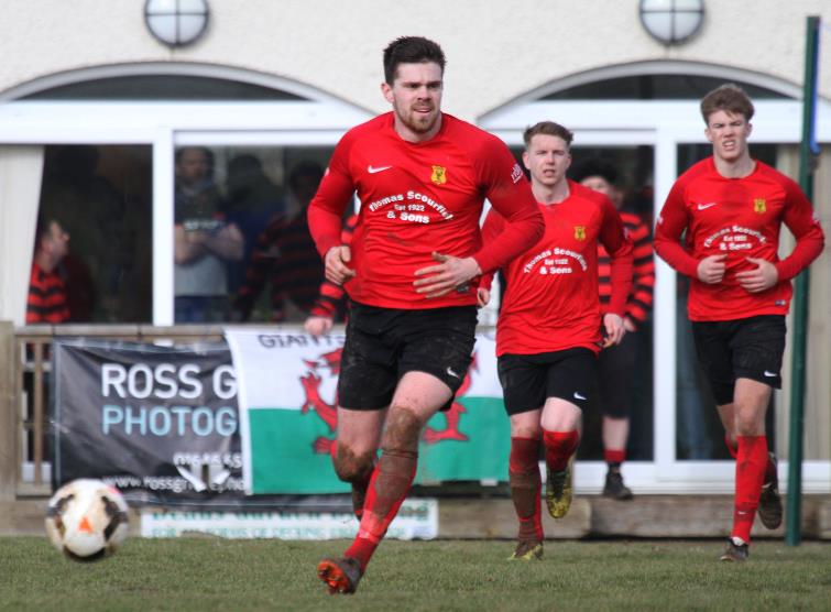Alex Bayley brings the ball out of  defence to set up another Carew attack. Picture by Brian McKehon