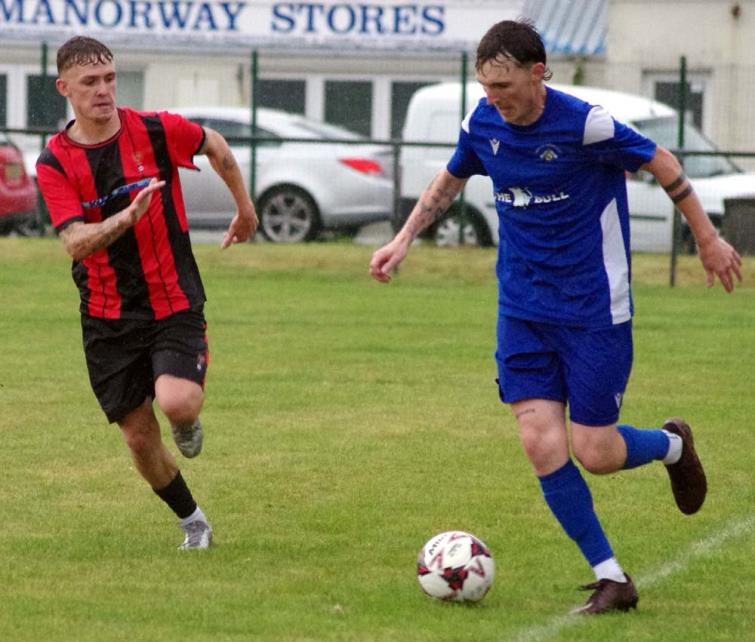 Brothers Will and Joe Haworth compete for possession. Picture Gordon Thomas