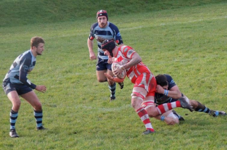 Good Otters defence early on