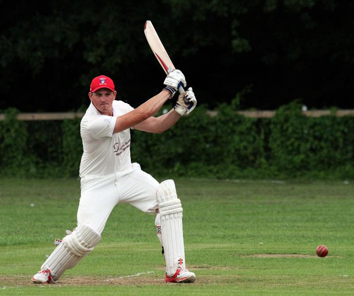 Gareth Edwards slammed 84 for Saundersfoot