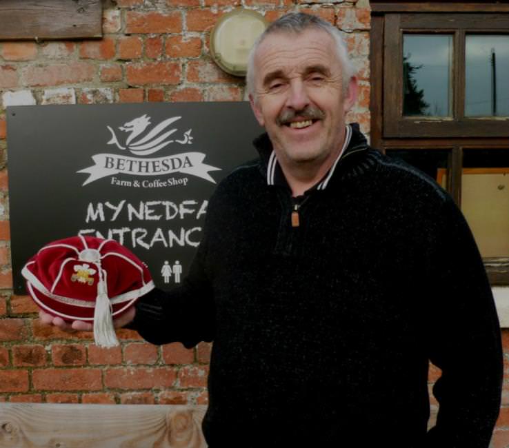 Geraint makes welcome donation to celebrate his Welsh Cap