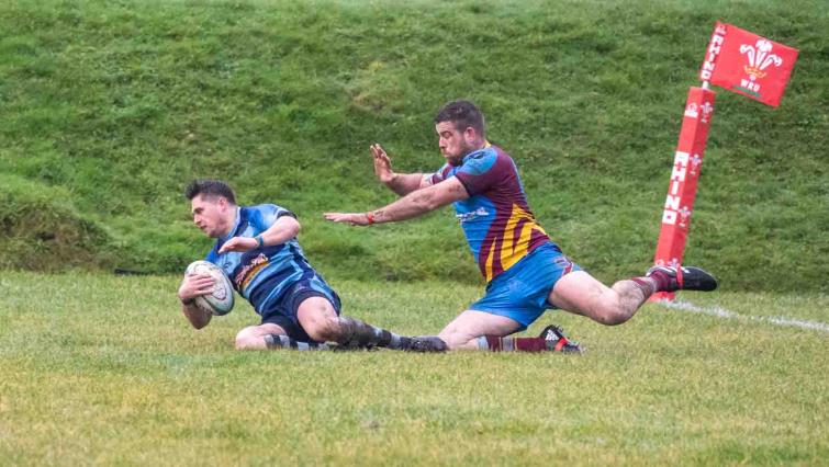 Great support try for Ashley Sutton(Myrddin Dennis)