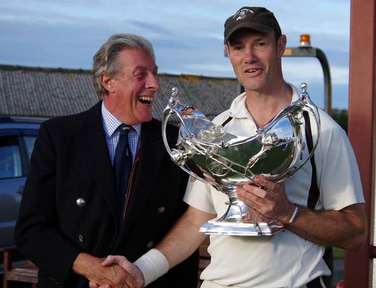 Hannon twins secure last-ball success for Neyland
