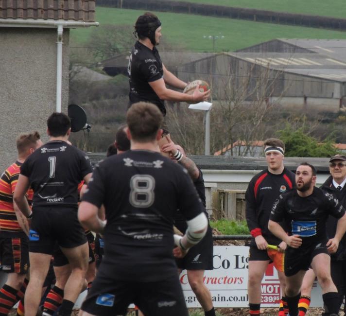 Clean lineout ball for the All Blacks