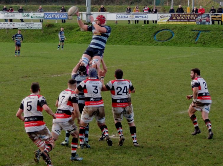 Narberth win clean lineout ball against Pontypool