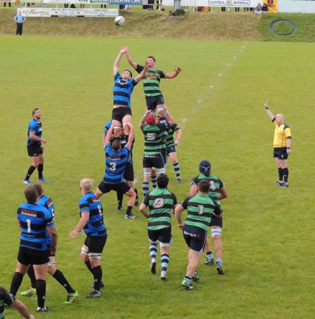 Dewi Williams in lineout action