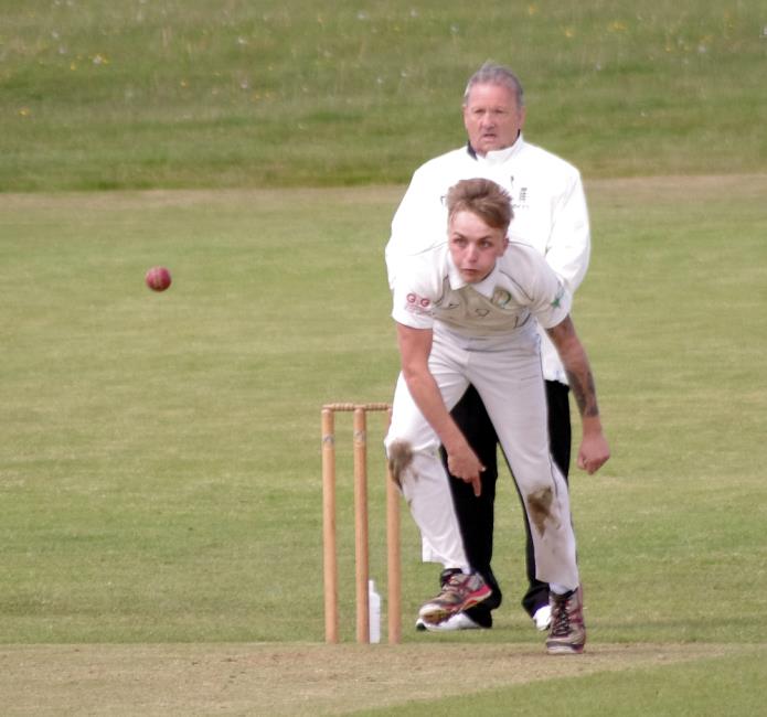 Ieuan Hawkins took wickets for Tish