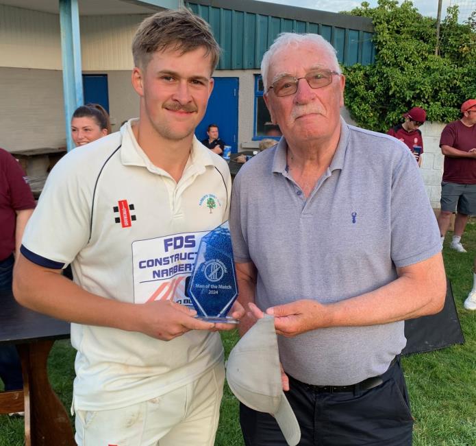 Winner Loui Davies with Walter Dash