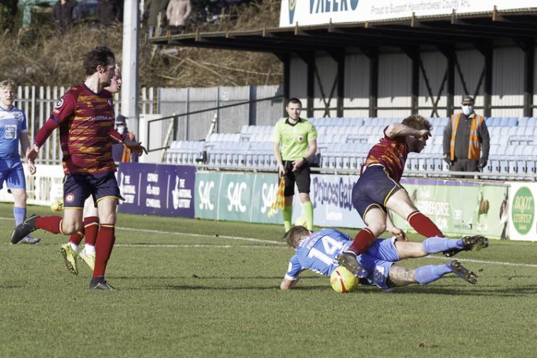 Kurtis Rees makes a strong challenge. Picture by Matthew Kelly of Rawphotography
