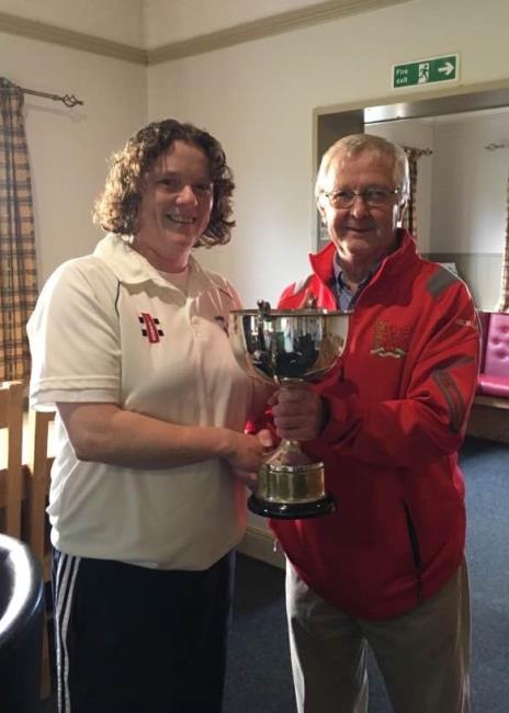 Nick Evans presents cup to Hook captain Sam Rossiter