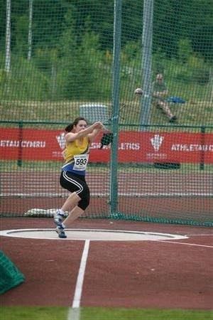 Helena Madan throwing the hammer
