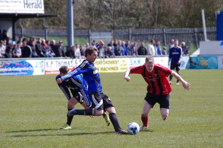 Senior Cup Final in action pictures