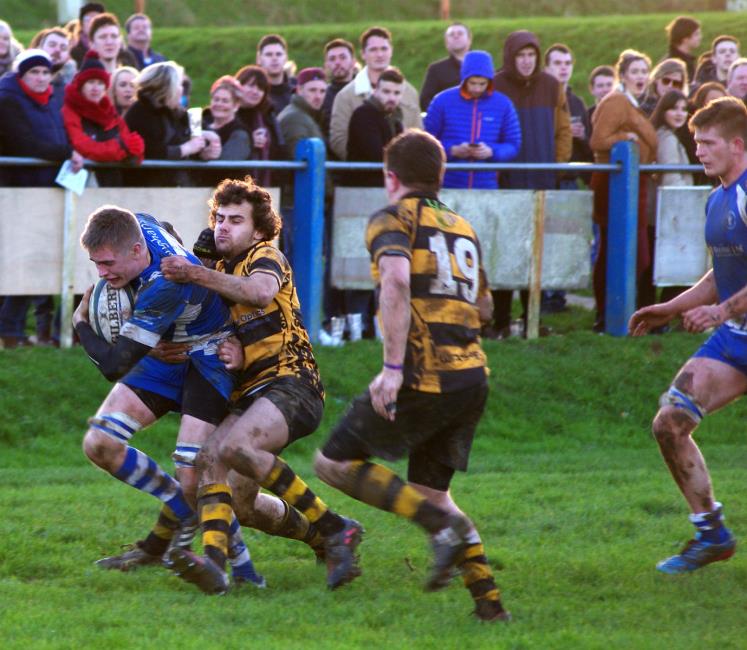 Rhys Mason determined to stop Iestyn Griffiths