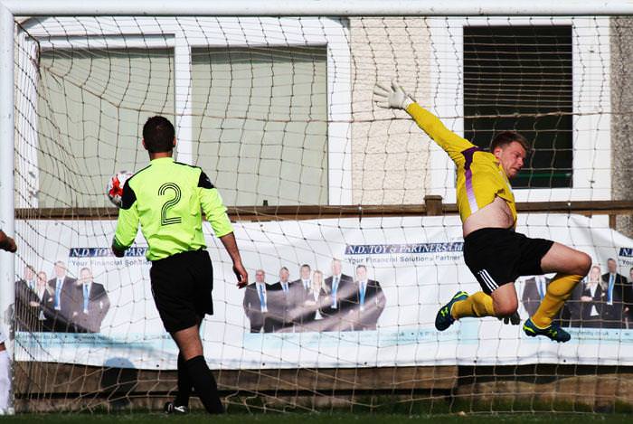 Senior Cup ties produce no upsets or shocks