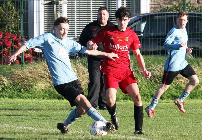 Pennar Robins nick possession from Carew. Picture Susan McKehon